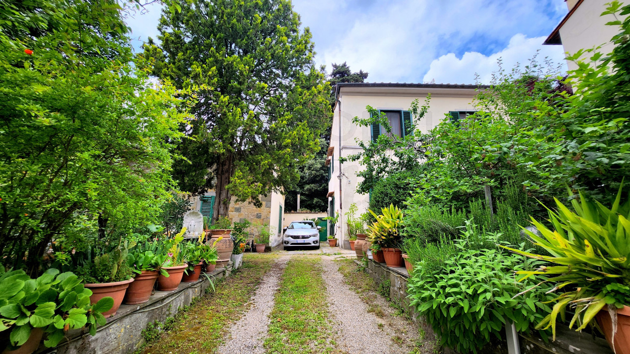 Villa con giardino in vendita a Fiesole via dell'Olmo