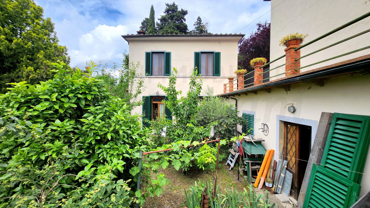 Villa con giardino in vendita a Fiesole via dell'Olmo