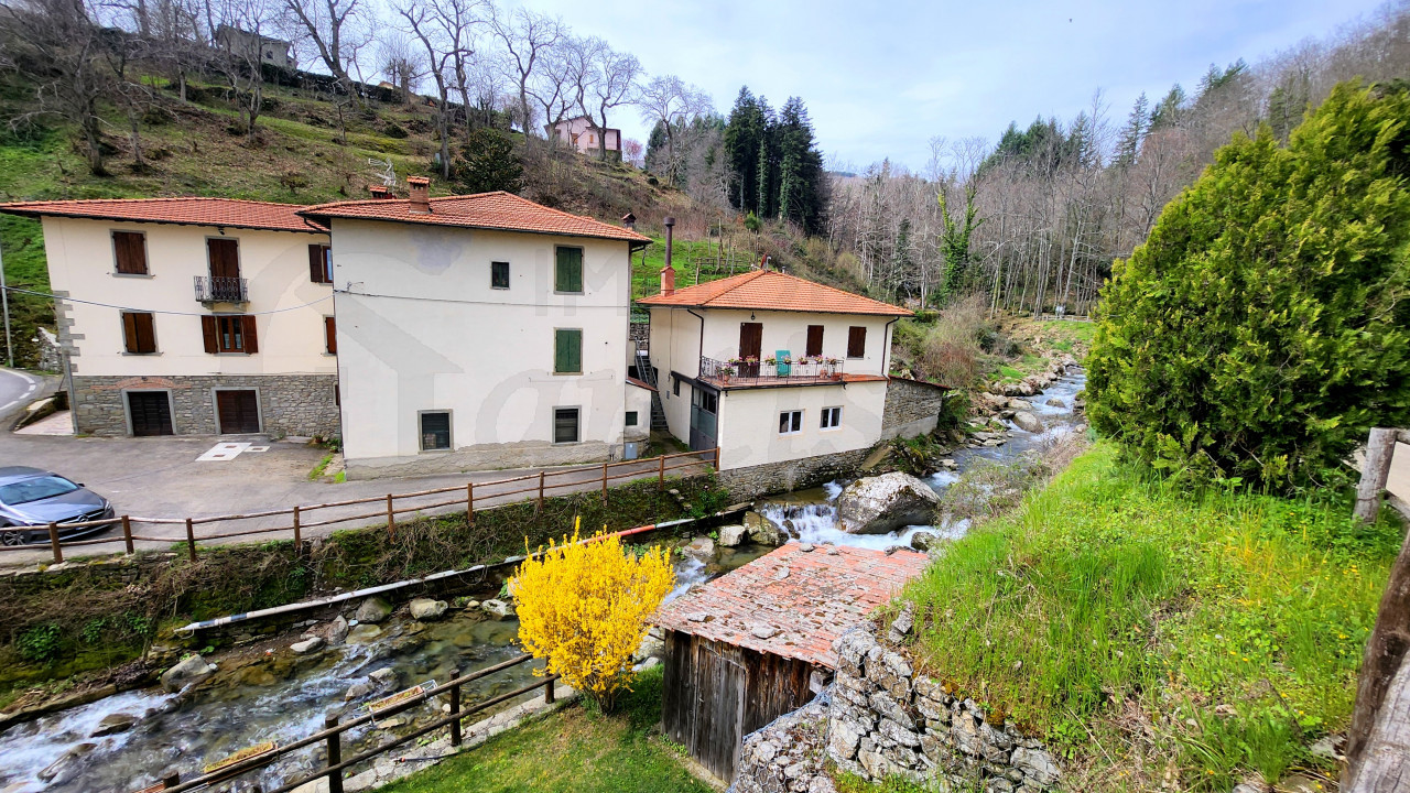 6 locali in vendita a Montemignaio Arezzo