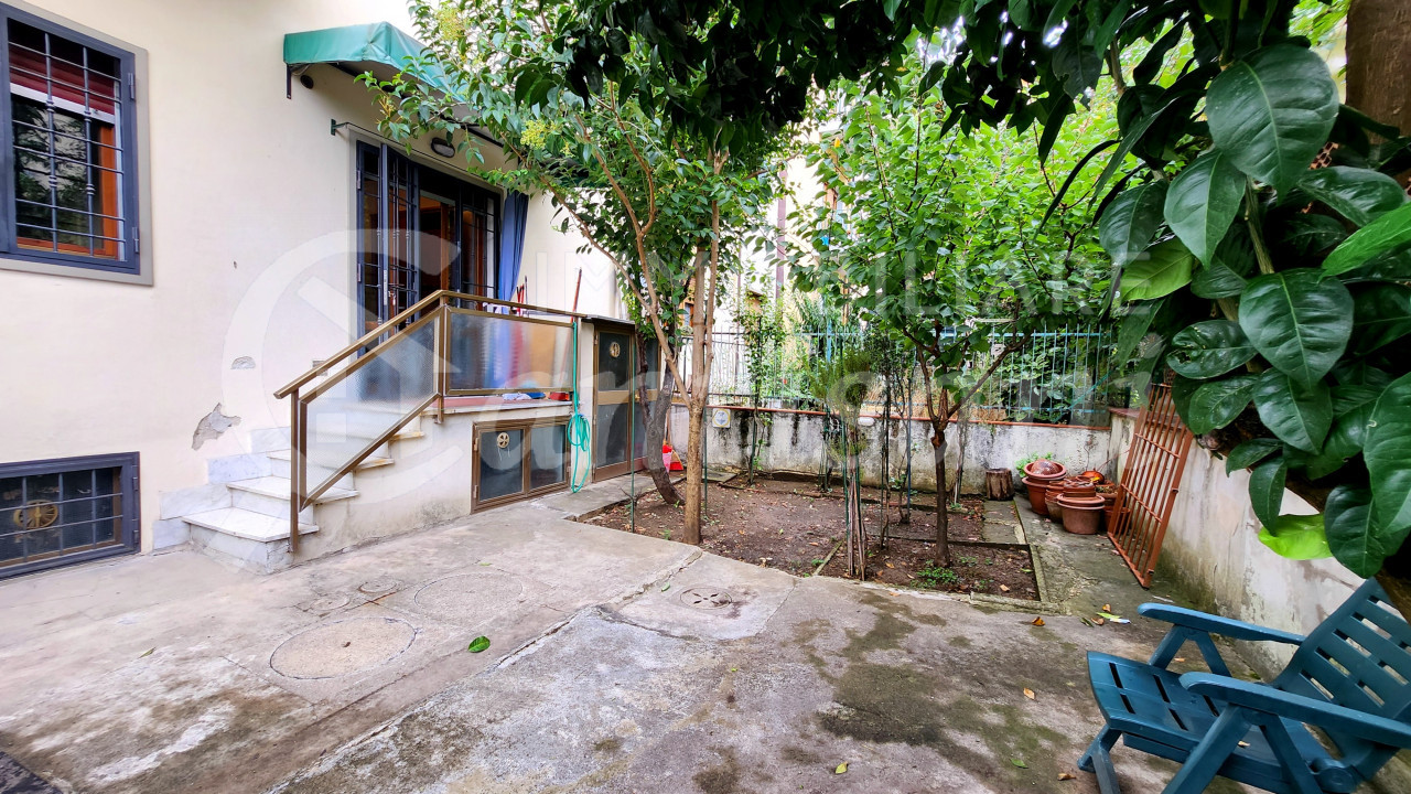 Quadrilocale con giardino e posti auto in vendita Poggetto