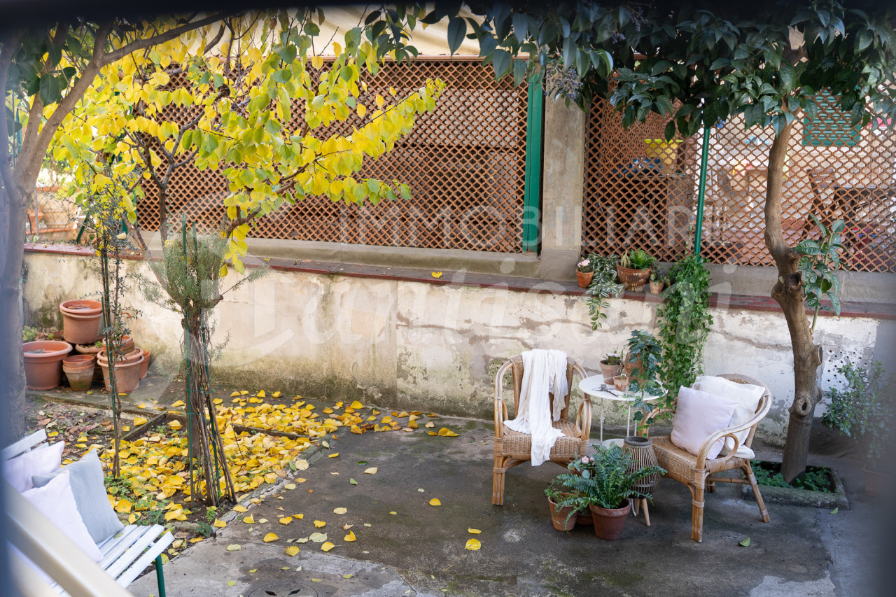 Quadrilocale con giardino in vendita Poggetto