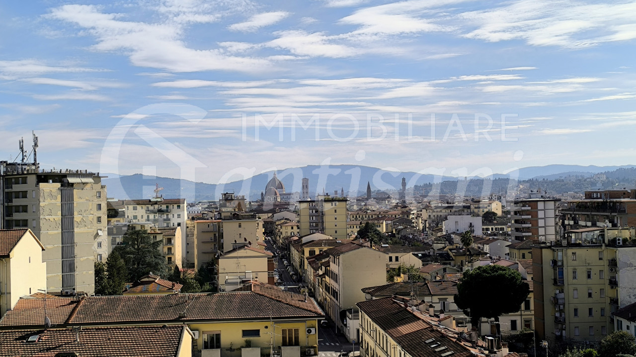 Attico Terrazze panoramiche e posto auto in vendita a San Jacopino