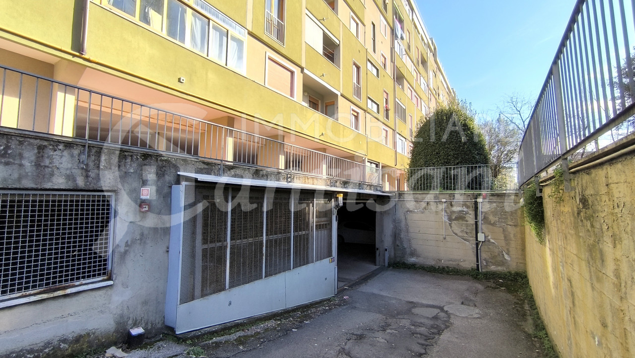 Quadrilocale con posto auto in vendita via Canova Isolotto Firenze