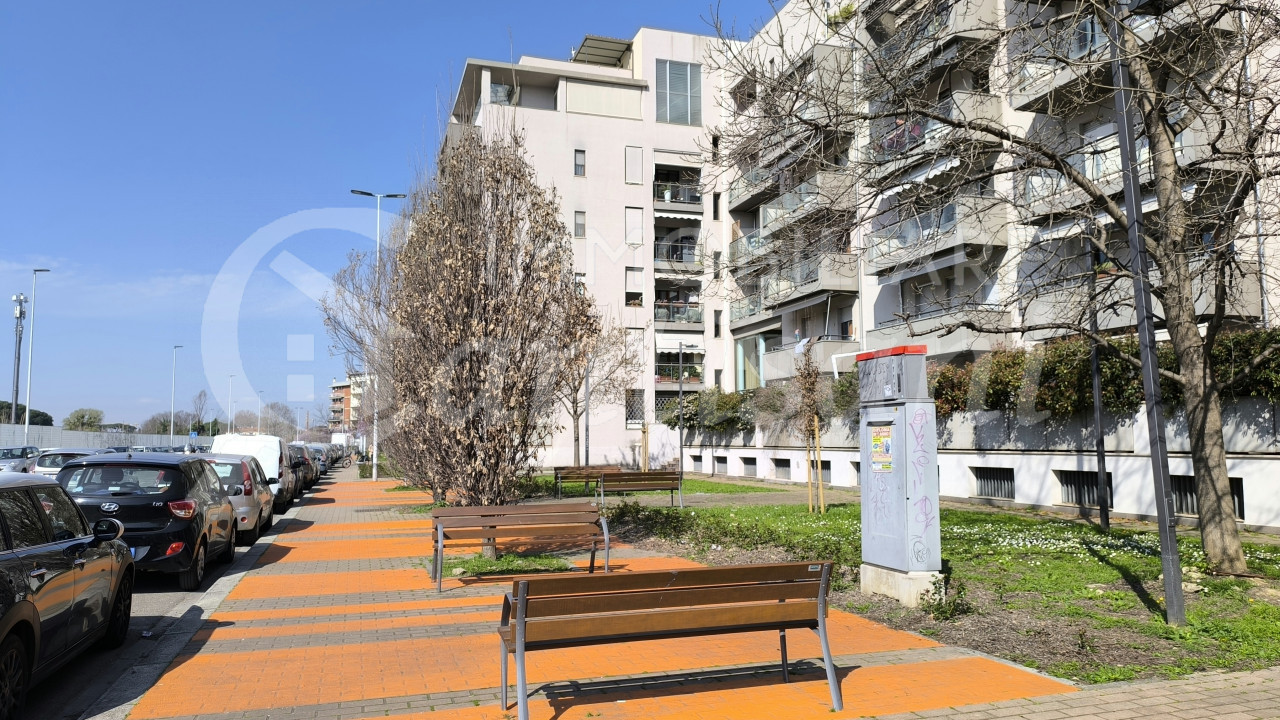 Appartamento con terrazza posto auto e cantina in vendita Centro Firenze